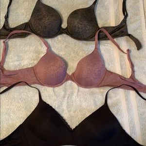 Lot of 2 VS Victoria’s Secret bras 1 Aerie bra 32B